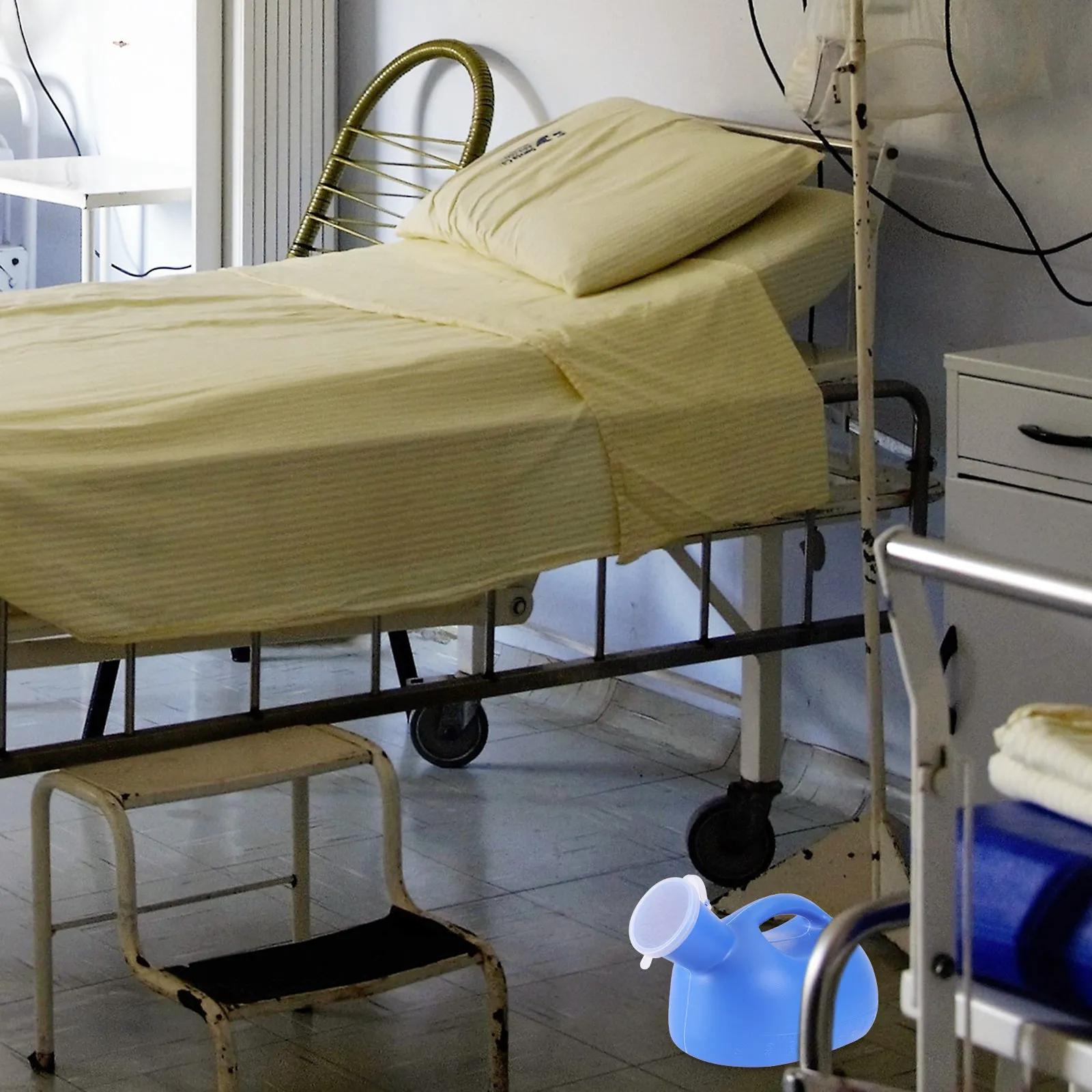 

1 шт. портативный писсуар для мужчин, 2000 мл, с защитой от запаха, для кемпинга на открытом воздухе, контейнер для мочи, дорожный туалет для взрослых, синий