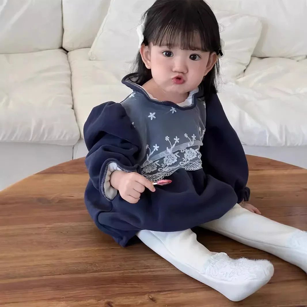 

Girls Baby Autumn and Winter Velvet Rompers Korean New 2024 Baby Jumpsuit Girls Lace and Velvet Rompers