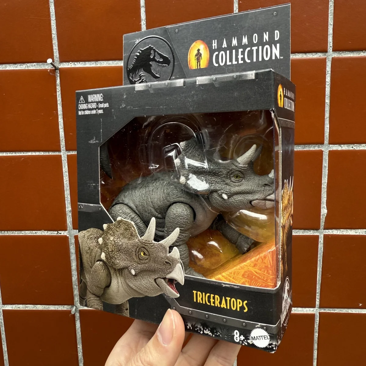 Коллекционная фигурка динозавра Трицератопса Mattel Jurassic Hammond Collection, премиум-дизайн, 14 точек артикуляции, JDJ07