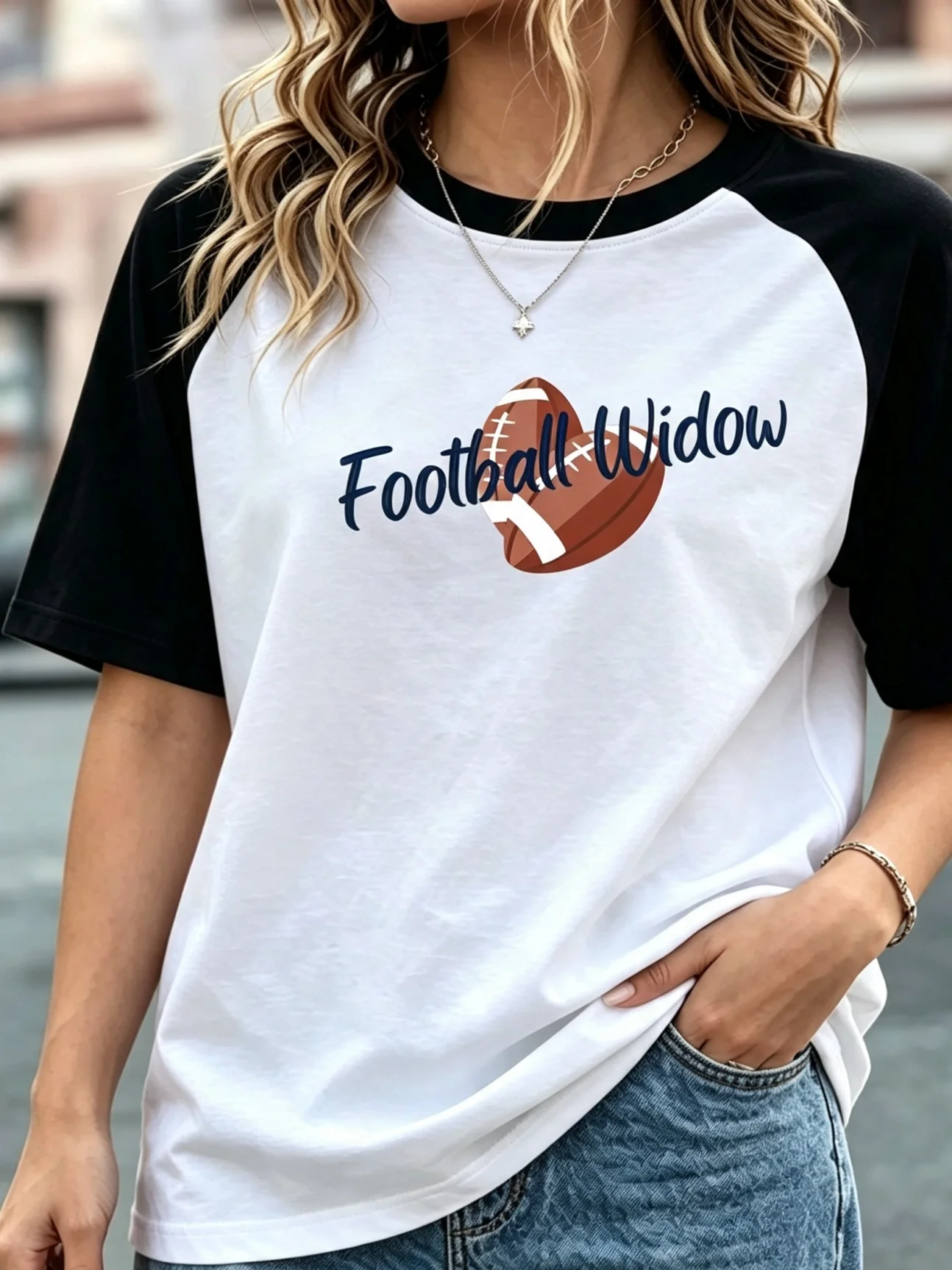 Football Widow Heart Football Graphic Raglan T Shirts, 4 Color Block Contrast Sleeve Game Day Casual Tees for Womenal Tee for Comfortable Wear
