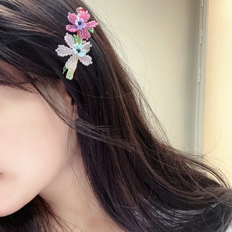 Fashion trendsetter handmade beaded two-color flower hairpin playful and cute daily casual series spring clip wholesale