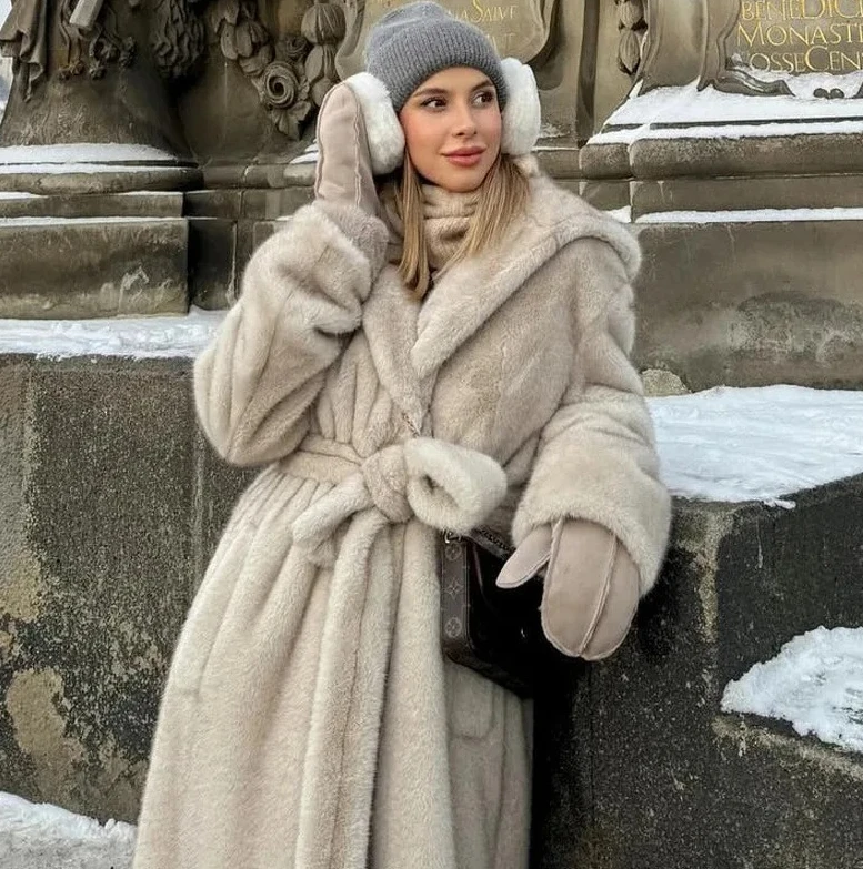 Winter Luxe Merk Capuchon Nepbontjas Vrouwen Plus Lange Warme Dikke Nertsen Bont Bovenkleding High-End Harige Riemen Bont overjas