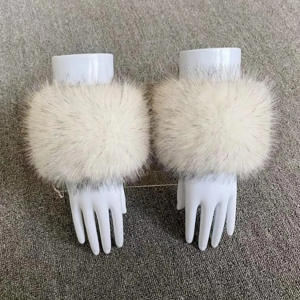 Soft Wrist Cuffs Winter Faux Fur Wrist Cuffs for Women Fluffy Arm Warmers for Skiing Parties Outfits Soft Furry Bands for Autumn