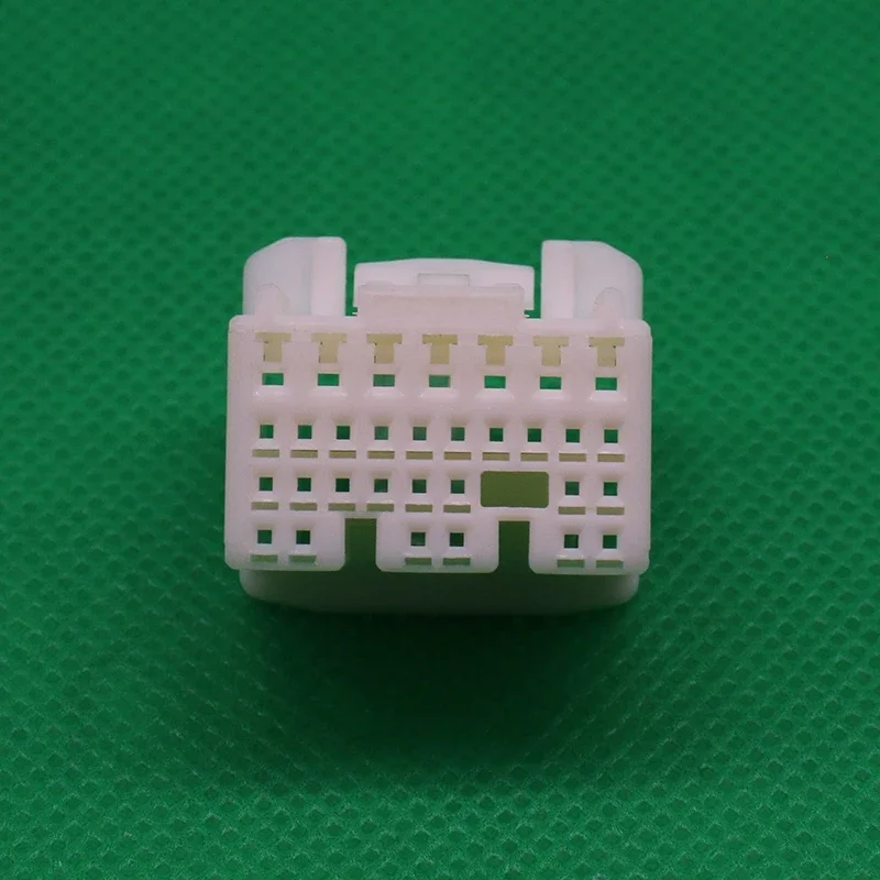 DJ7311-0.7-1.2-21 male and female for Nissan Connector 31 hole with terminal 1123341-1 view 3