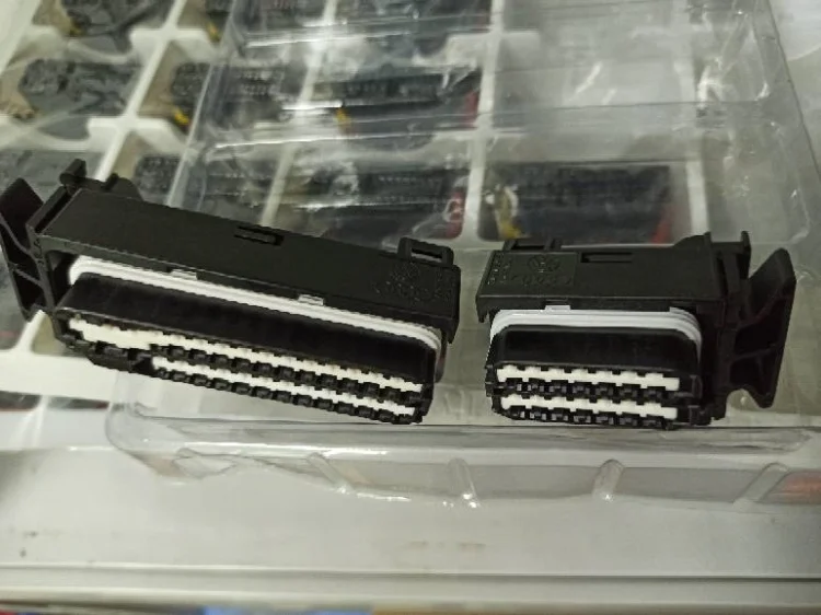 1743275-3 80P ECU VCU Yco Connector Imported
