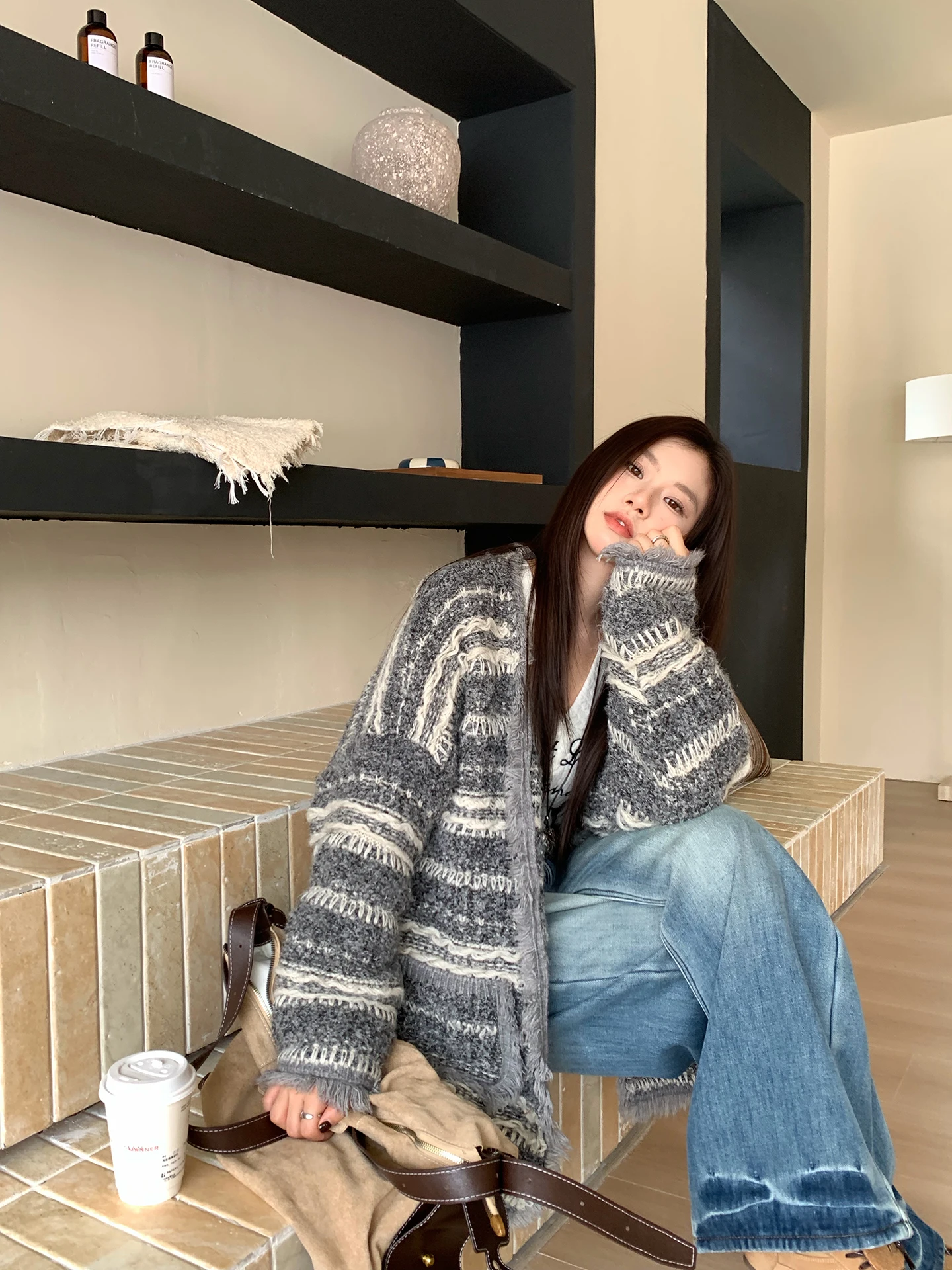 

Joeyoo Autumn Winter Loose Design Sense Frayed Striped Knitwear Cardigan Women Thiened Super Beautiful Knitted Outerwear