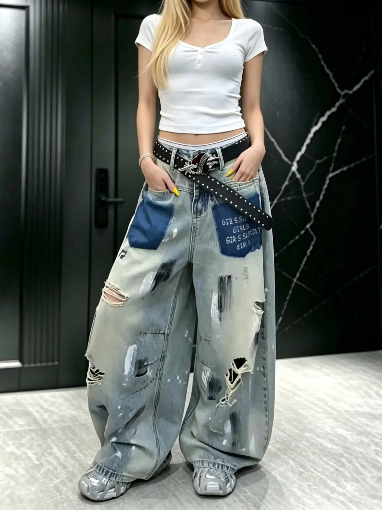 Women's Hole Dirty Blue Jeans Retro American Graffiti Color Block Pocket Hole Denim Pants Letter Painting High Waist Wide Leg Je