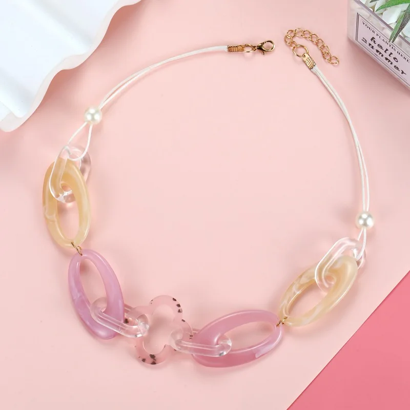 Pink oval acrylic pendant, bib necklace, women's sweet collarbone chain, European and American cross-border personalized accesso