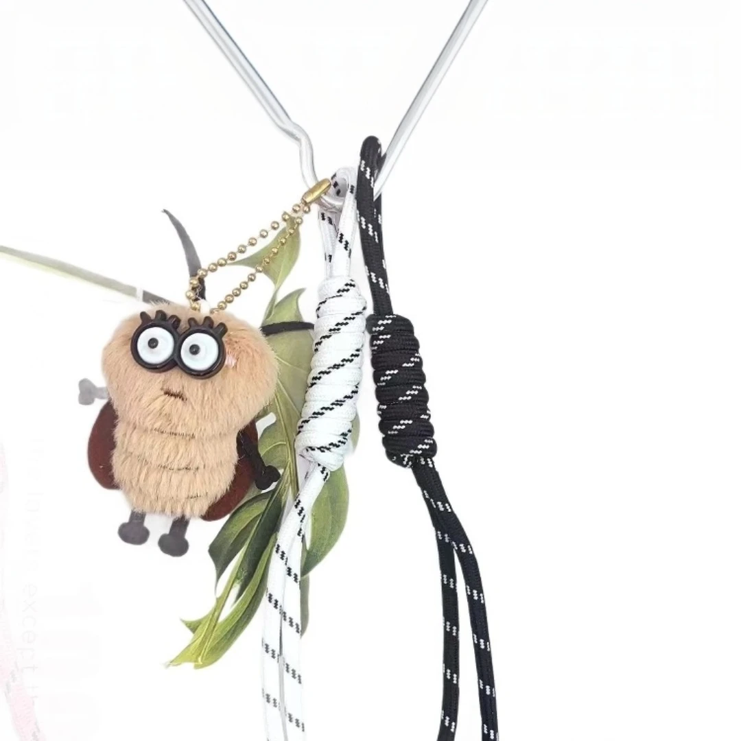 Ciondolo in corda intrecciata con divertente bambola di peluche scarafaggio, portachiavi anti-smarrimento per auto e borsa, ciondoli per zaino unisex.