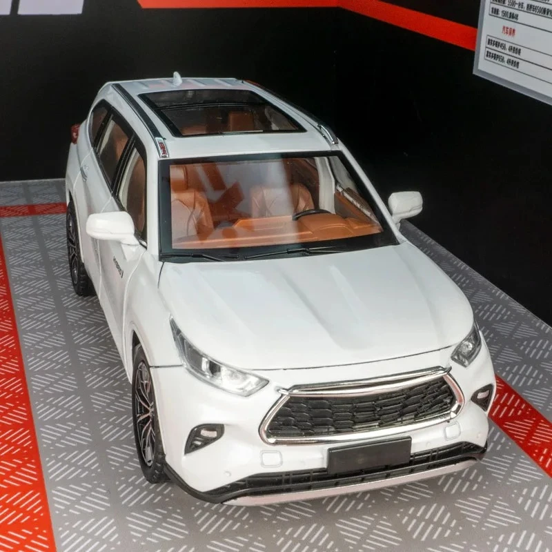 Para 1:24 Toyota Highlander coche en miniatura de aleación SUV vehículo todoterreno puerta y capó del motor maletero se puede abrir tiene sonido y iluminación