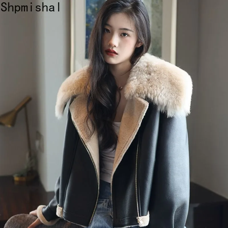 2023 Winter New American  Faux Fur Integrated Coat Women's Short Motorcycle Lapel Lamb Fur  Faux Fur Coat Female Clothing