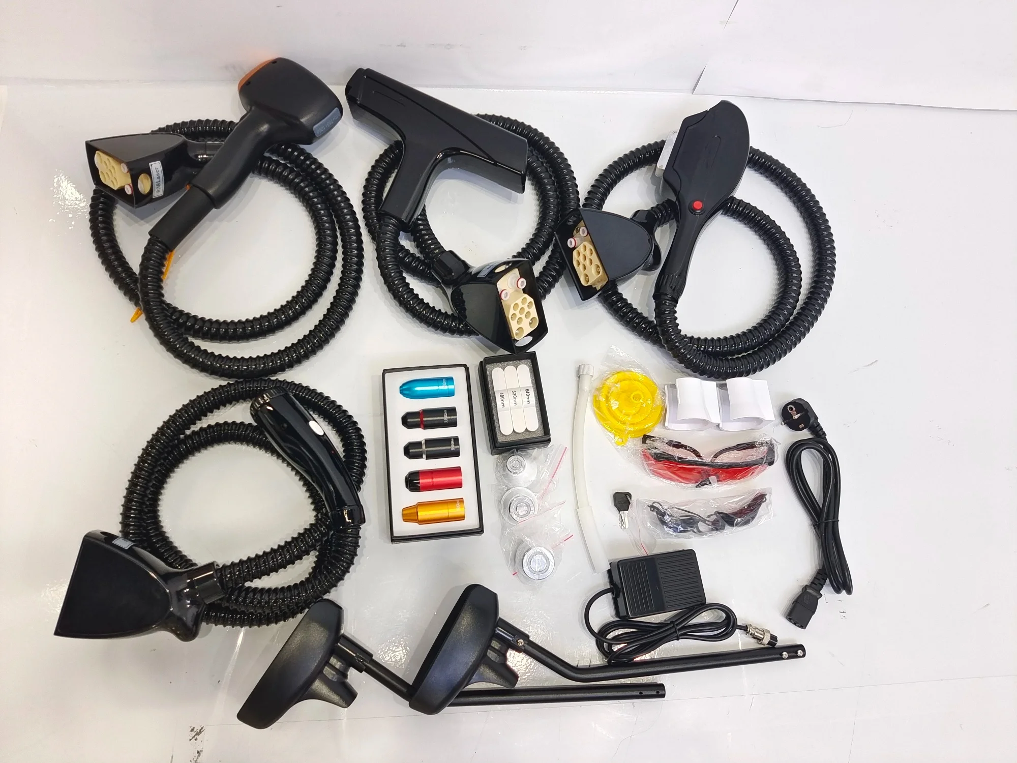 4in1 4000 واط سوبرانو تيتانيوم الجليد البلاتين ديود 755 808 1064nm 4 الطول الموجي ليزر ND: YAG آلة آلة إزالة الشعر غير مؤلم