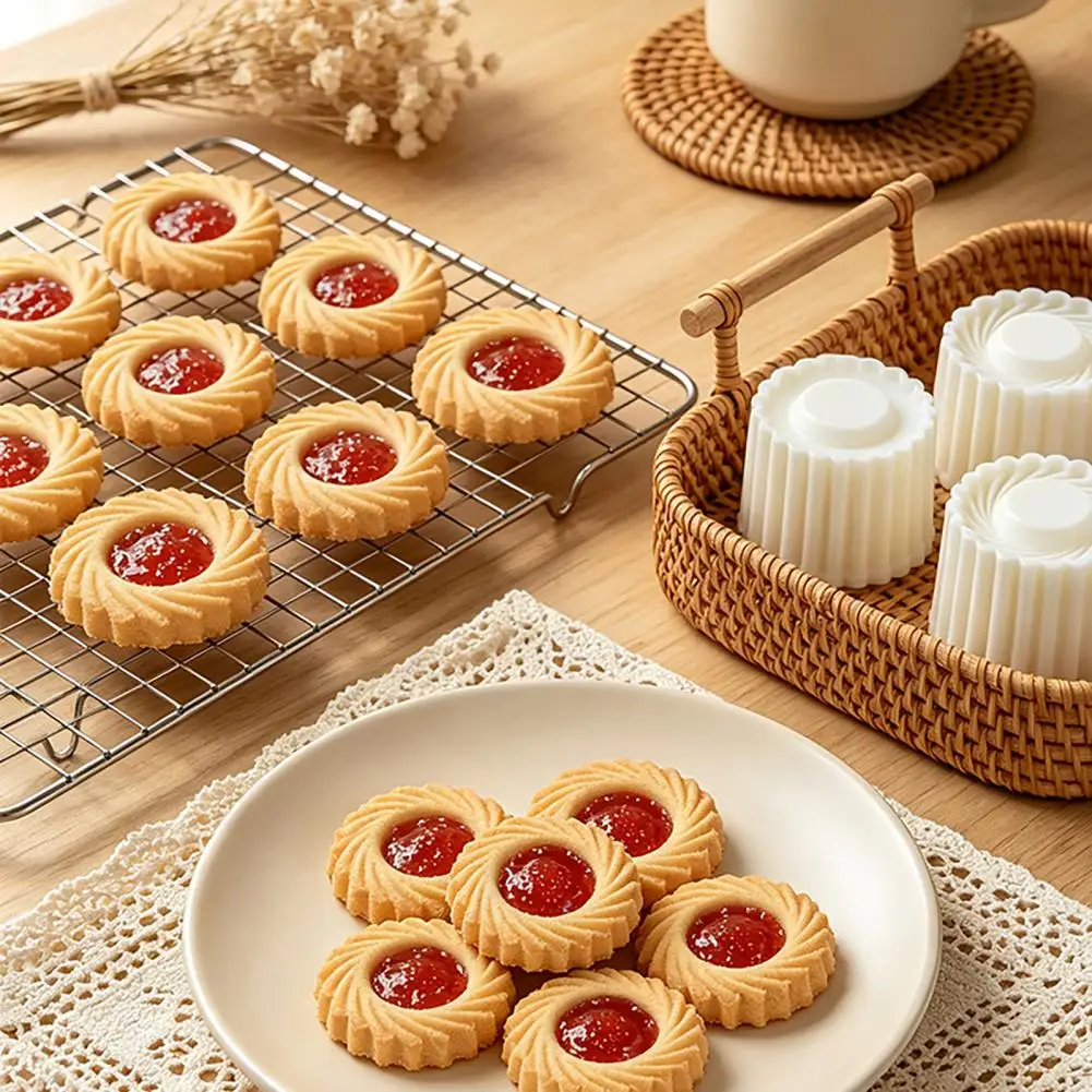Removable Abs Pastry Stamp Handheld Cookie Stamper 2-in-1 Round Mooncake Mold Double-ended Pastry Press with Scallop for Uniform