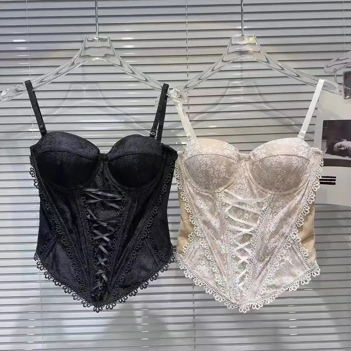 

2025 spring new pure desire Spice Girl style with chest pad vest sling fish bone pinched waist thin lace tube top