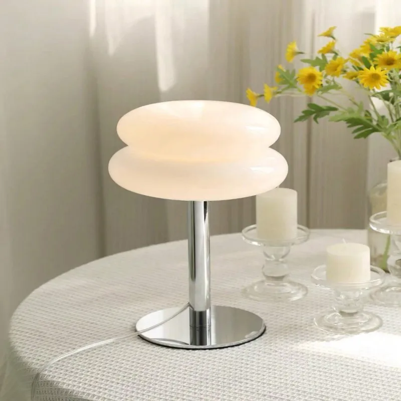 Nordic USB Powered Candy Shape Table Lamp Glass Shade Metal Base Desk Lamp Bedroom Bedside Night Lamp Home Decoration Lighting