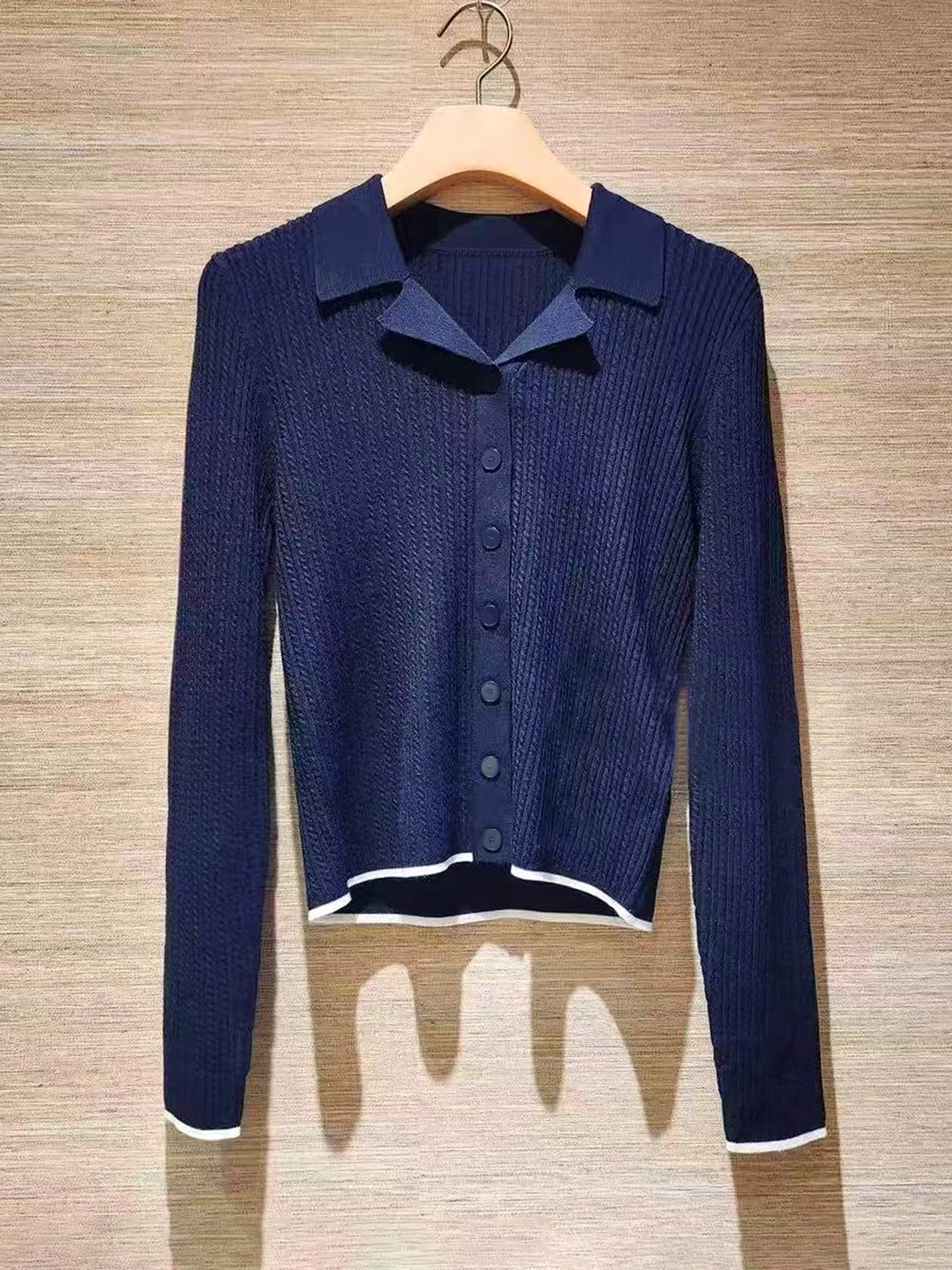 

Женский трикотажный кардиган приталенного кроя с отложным воротником, удлиненный, цветной, китайского производства, осенняя мода