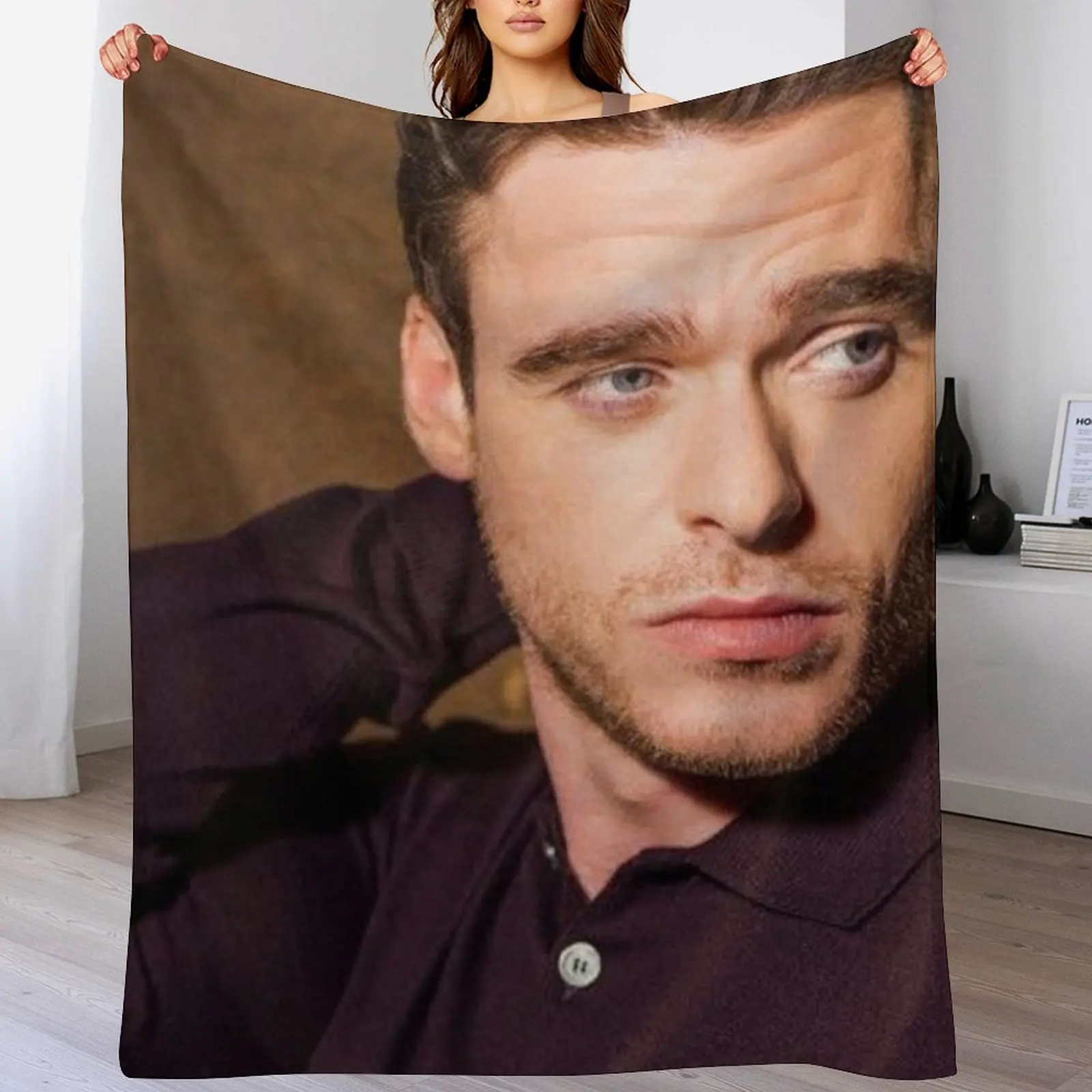 

New richard madden Throw Blanket Summer Personalized Gift Stuffeds Blankets