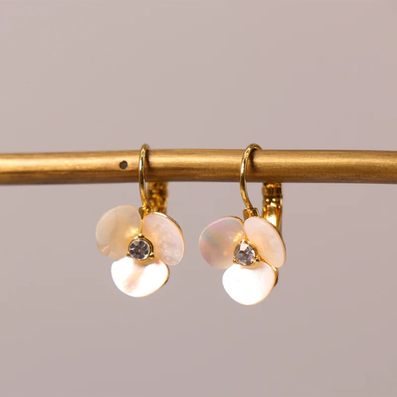 

VKVVA Fresh Zircon Shell Slice Flower Hook Earrings Elegant Fashion Jewelry for Women Birthday Gifts