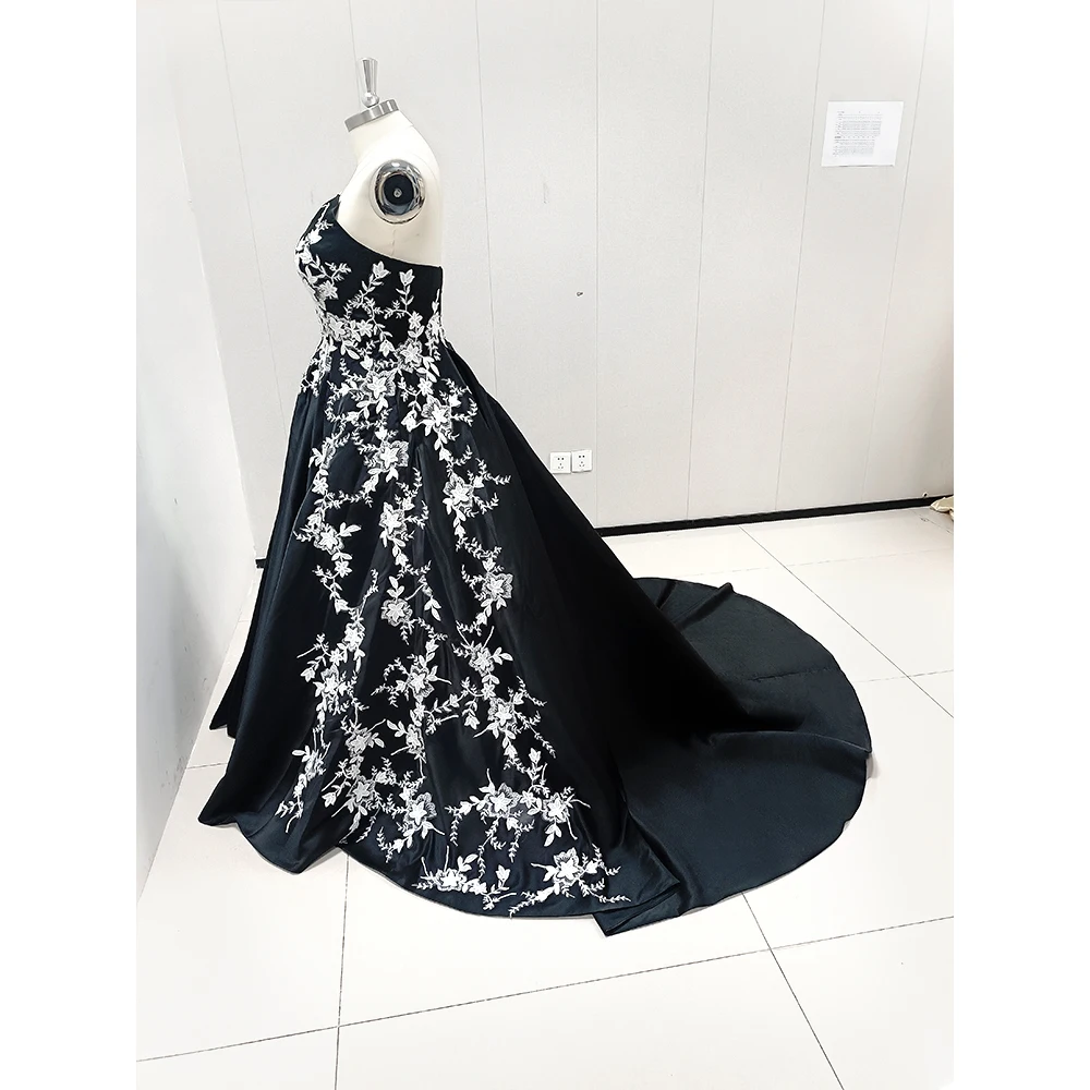 Black Wedding Dress with White Veil: The Ultimate Guide for Modern Brides  Seeking Bold Elegance