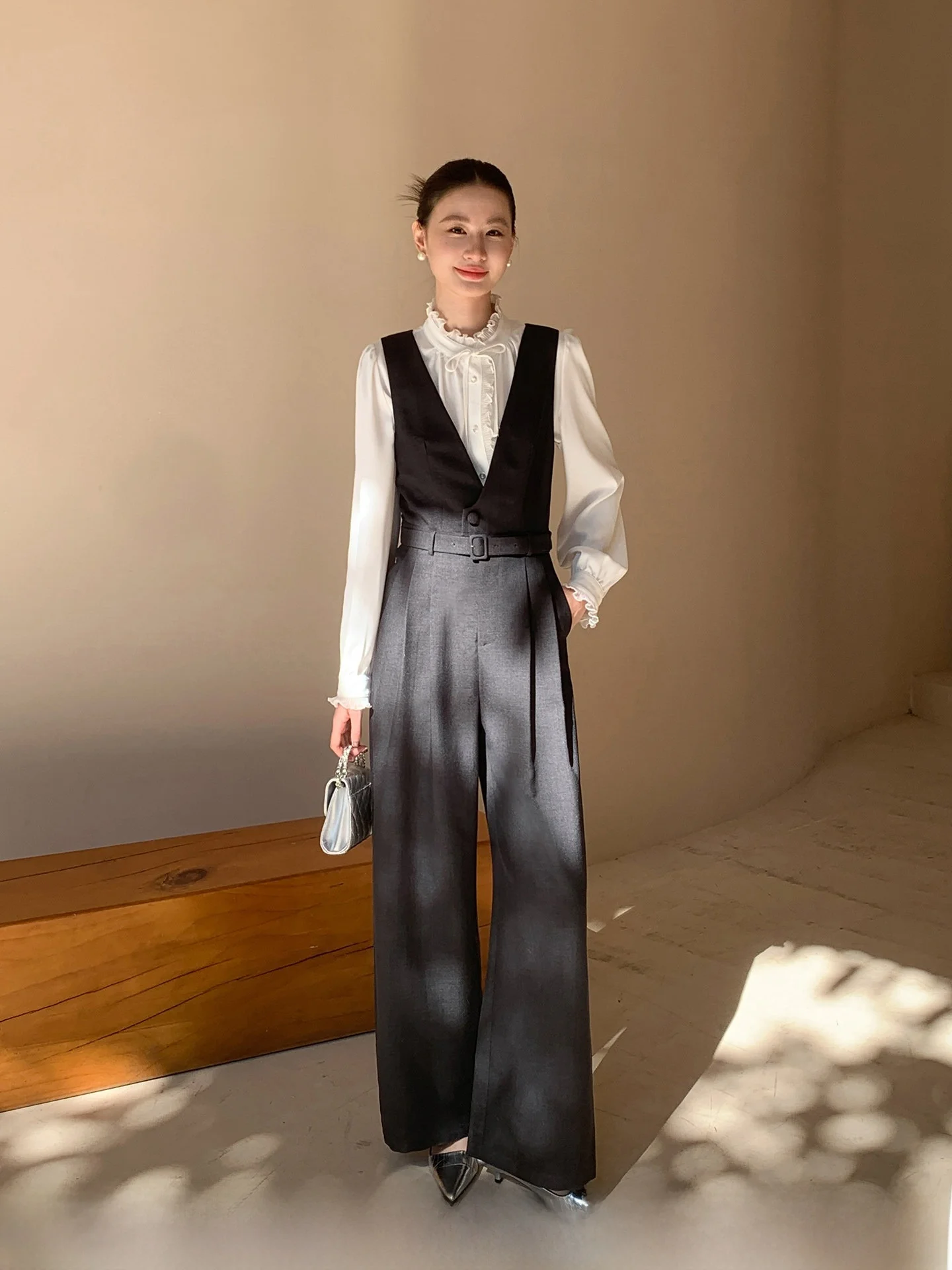

Elegant V-neck Belted One-piece Pants High-waisted Wide-leg Commute Style Polyester Fiber Long Pants Spring Season China