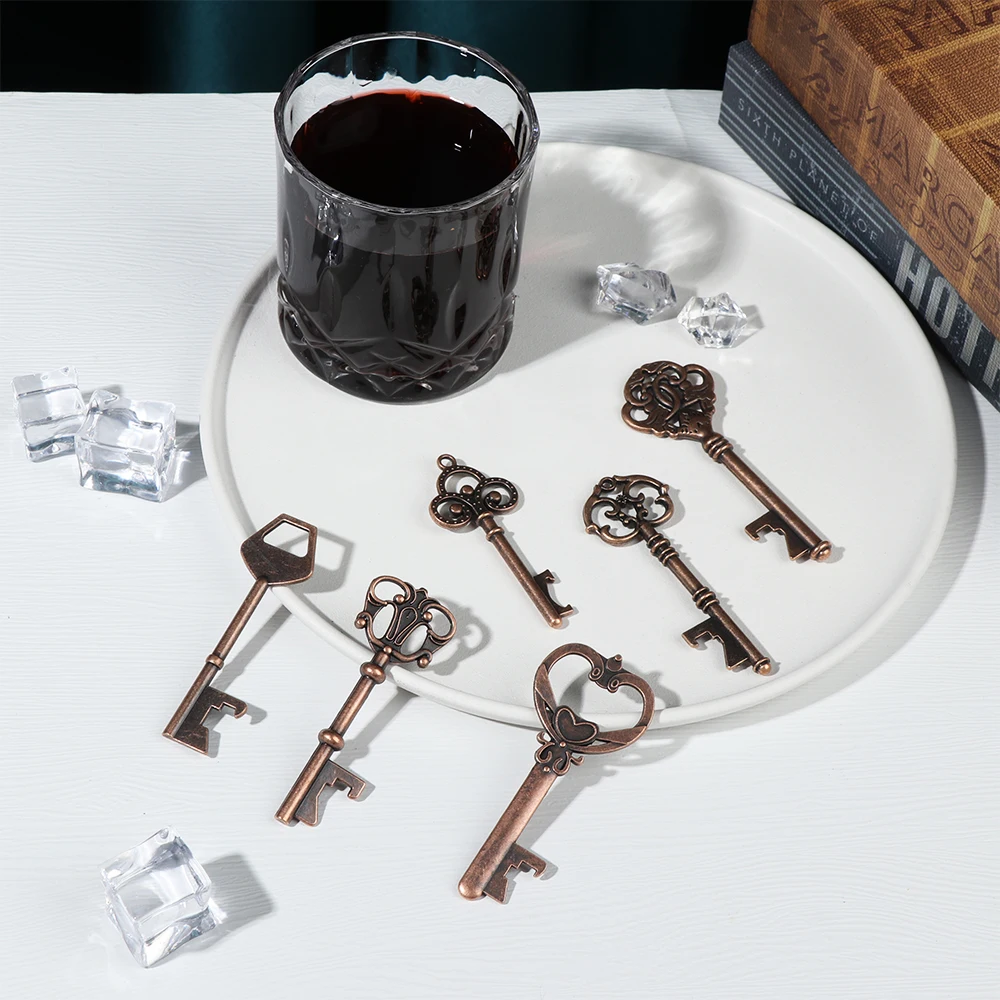 1Pcs New Vintage Key Bottle Opener Pendant Beer Opener Wine Keychain Souvenir Wedding Decor Souvenir Gift Kitchen Tool Accessory