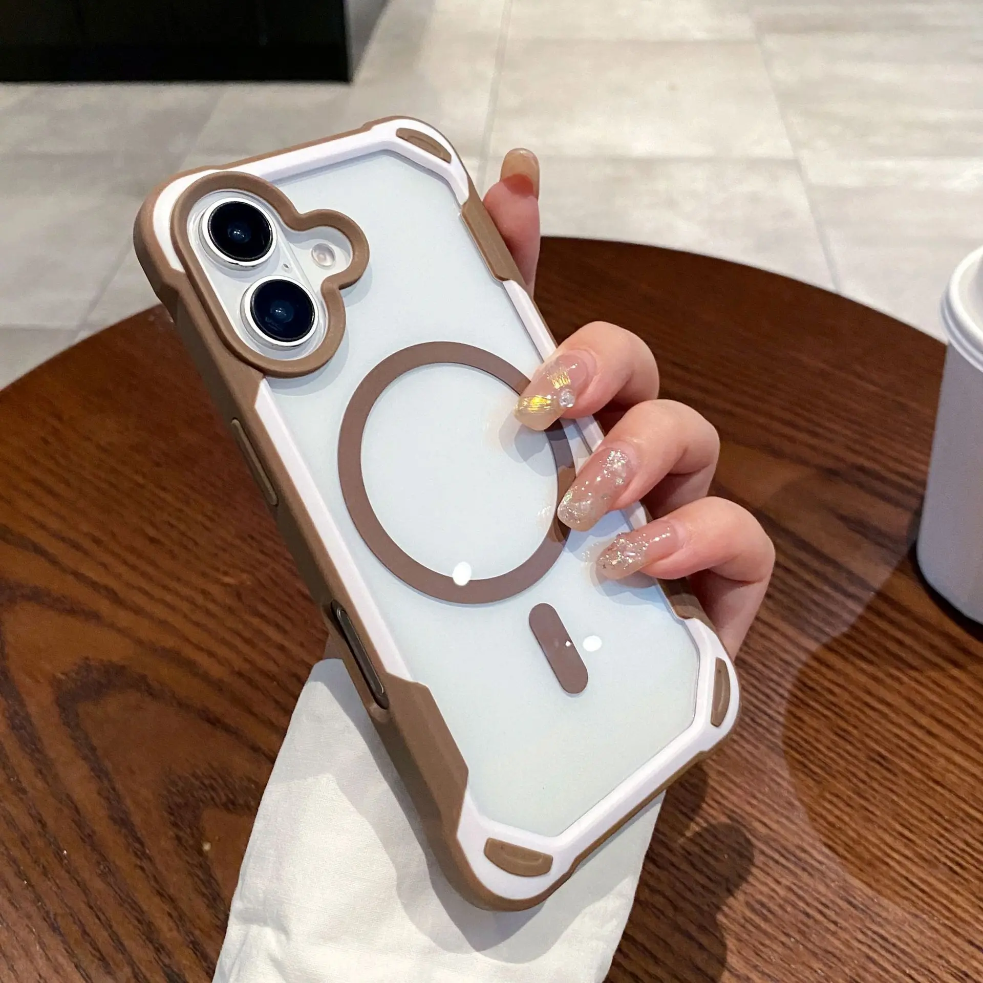 Transparent two-color simple protective case for iPhone 16 Pro 15Pro Max 14 13 12 11Pro Max Magnetic anti-fall personalized case