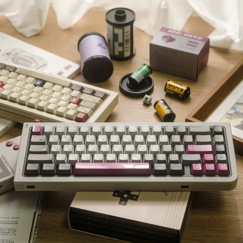 Kit de Teclado Mecânico Personalizado 80Retros GB65 GAME1989 GAMEBOY Retro, Teclado Barebone de Modo Triplo com Troca a Quente e Switch MONO
