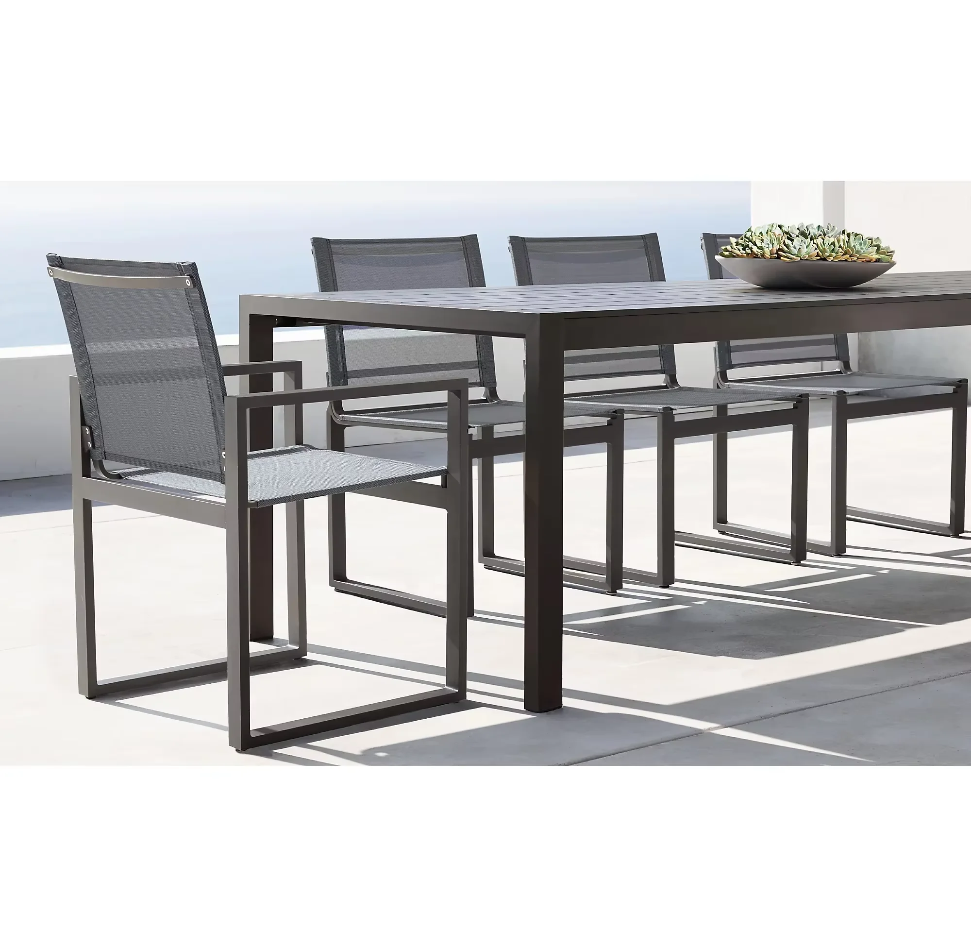 Armchair Elegant Aluminum Metal Outdoor Dining Table Chair Set Durable Iron Fabric Garden Furniture For Beach Hotel