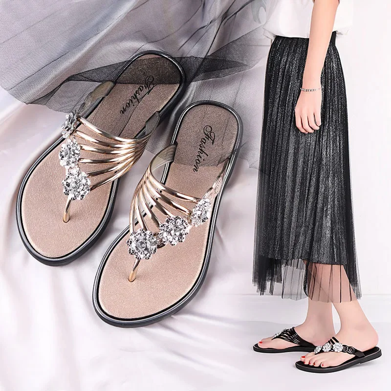 Slippers for Women To Wear Outside 2024 Fashion Versatile Flip-flop Slippers for Going Out Summer Internet Celebrity Beach Shoes