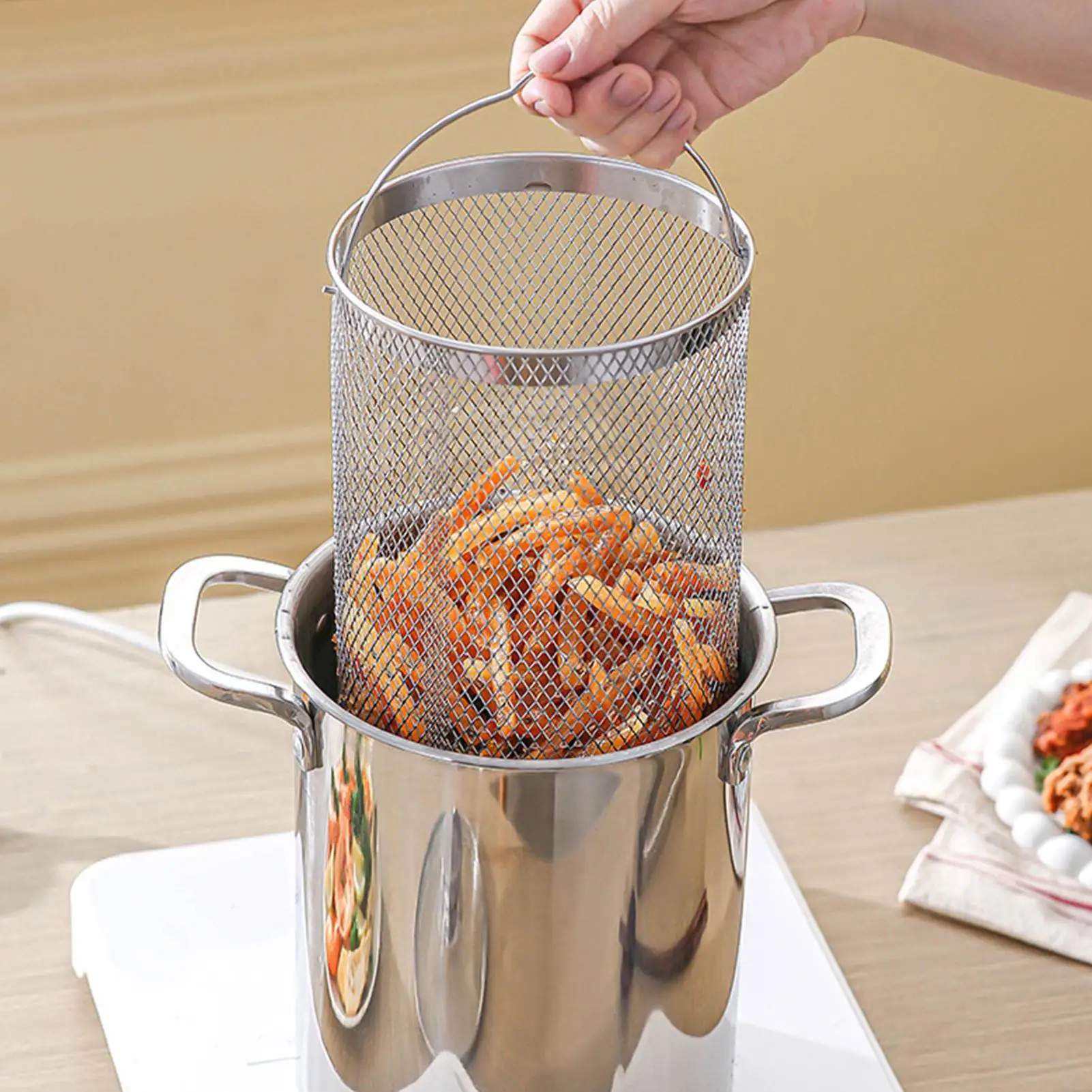 Deep Frying Pot Stainless Steel Fryer Pan Pasta Cooking Pot  with Basket and Lid  Deep Fryer Chicken Fried Chicken Cooking Tools