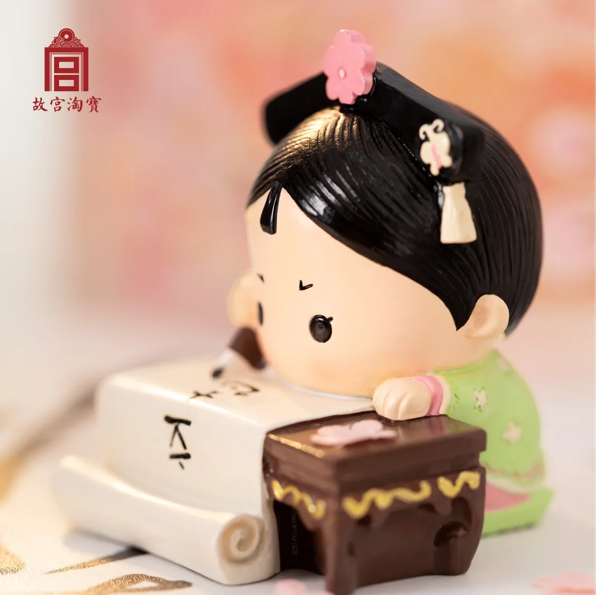 紫禁城の小さな王女から誕生日プレゼント用のかわいいオフィスのデスクトップの文化的で創造的な車の装飾品