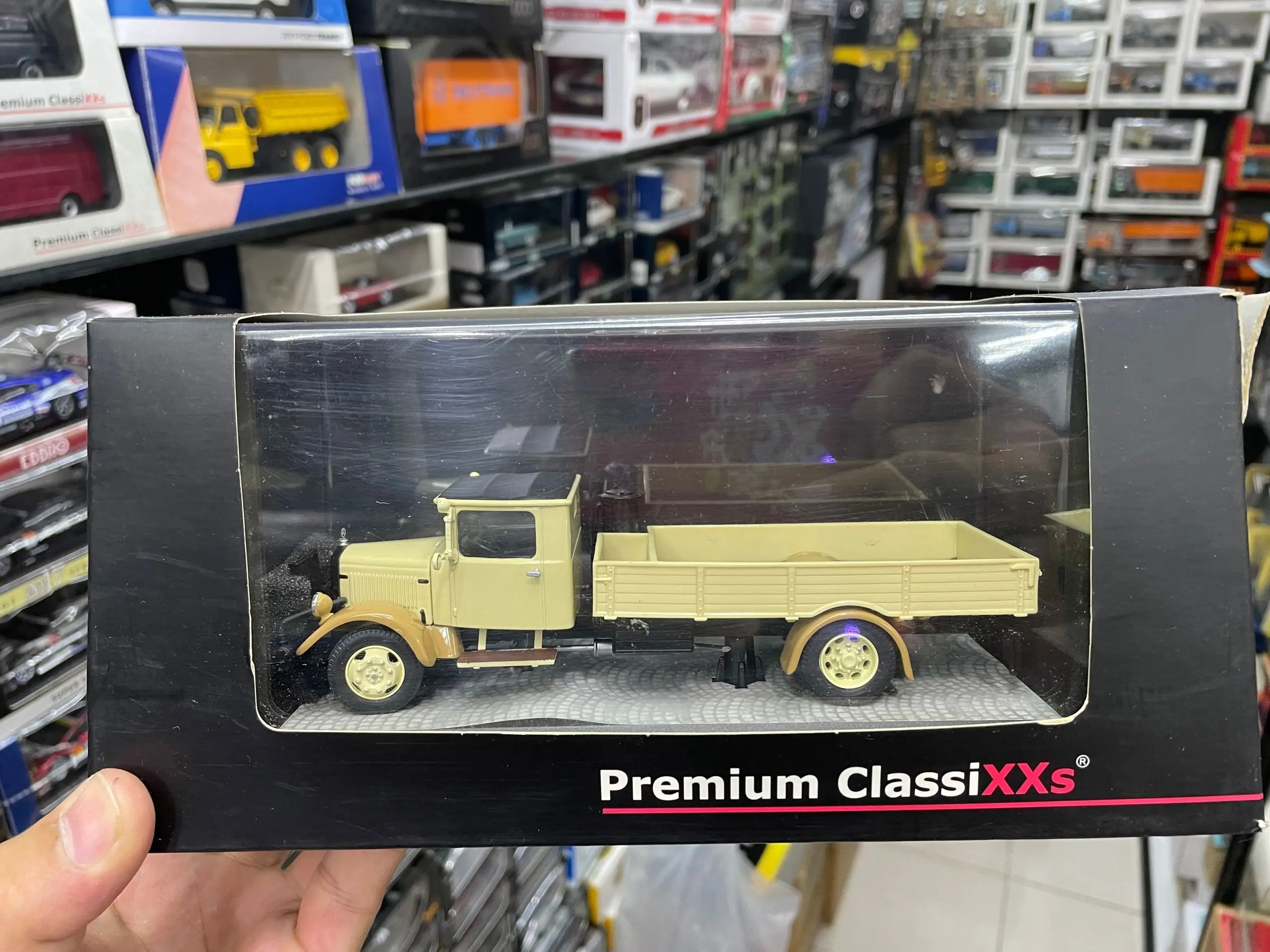 ClassiXXs  Lo 2750 Holzvergaser Limited Model Truck 1/43 Scale Die-Cast Model New in Original Box