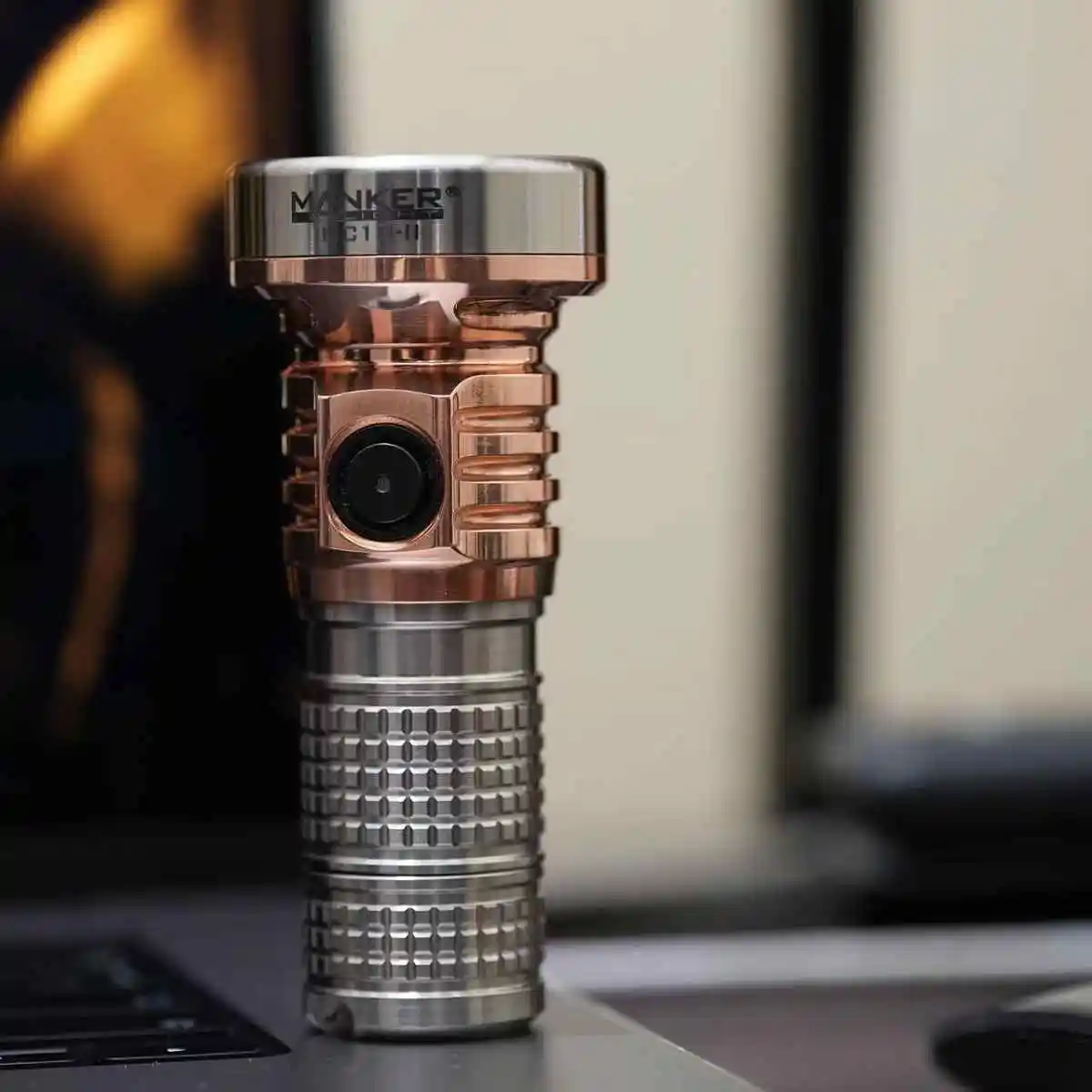 

MC13 II Sbt90.2 Pocket EDC Flashlight-Titanium & Copper