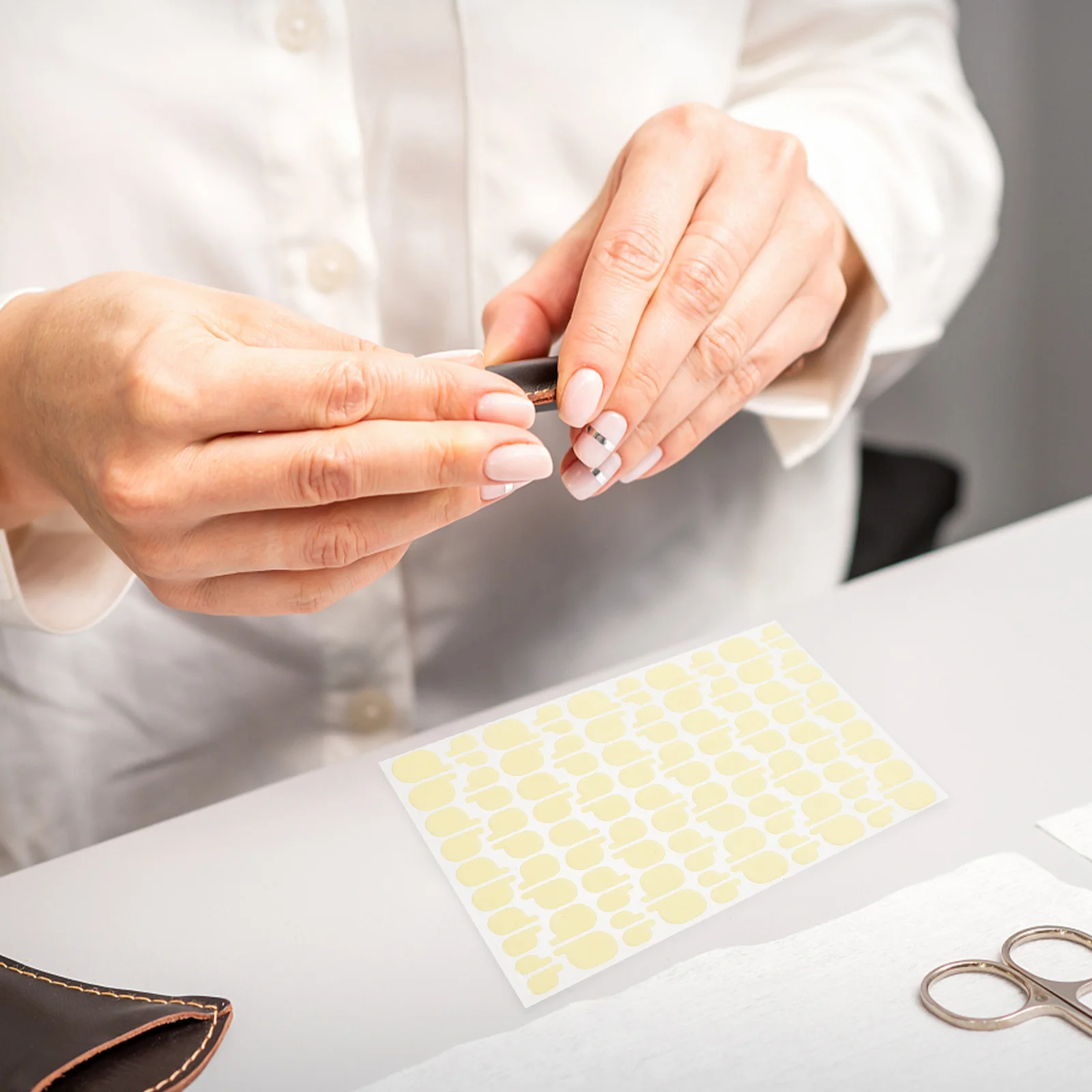 

Овальные патчи, двусторонние клейкие полоски для ложного демонстрации, художественные инструменты, формы, украшения для ногтей, принадлежности для кончиков ногтей