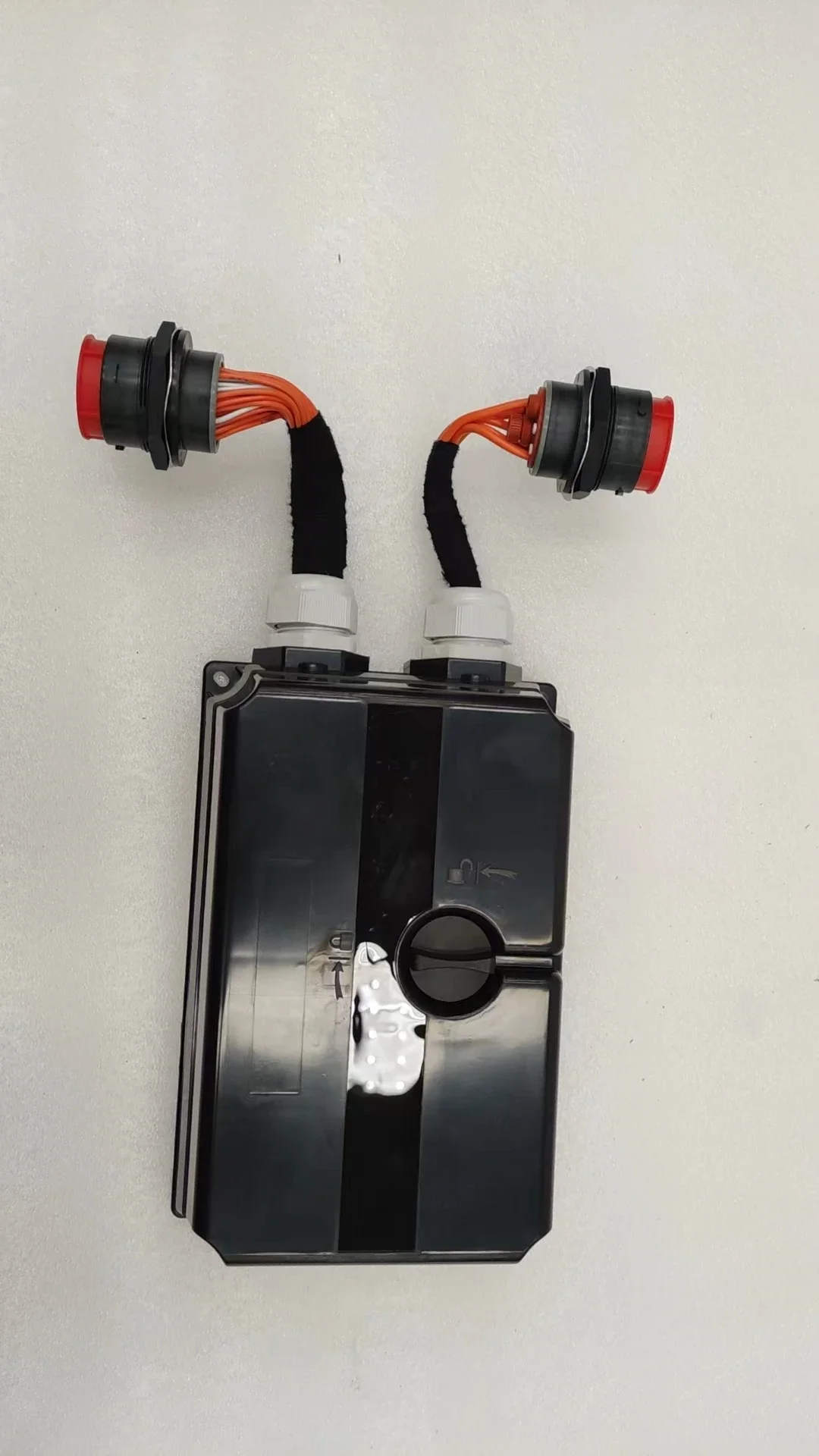 Main Fuse Relay Box Assembly Overload Fuse Protection Prevent Wiring Harness Burning for Zoomlion Excavator ZE135E-10
