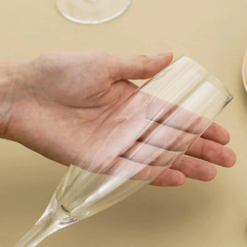 Luxurious European Champagne Glass Crystal Wine Flute Lead-Free Romantic Beauty Glassware for Special Occasions