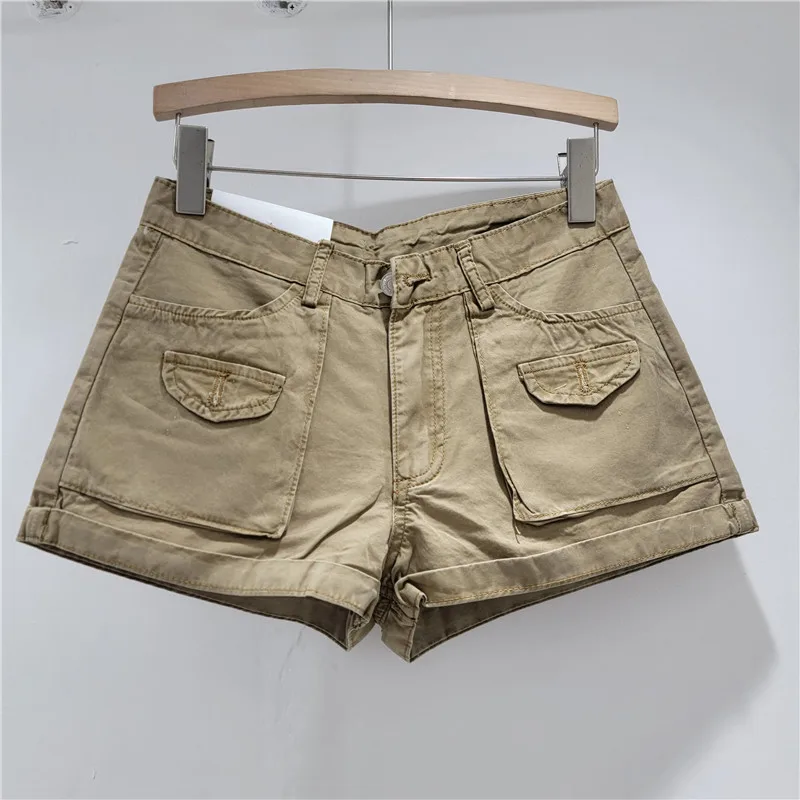 

2025 Summer A-Line Denim Shorts. Statement pockets & a flattering wide-leg cut for a chic, slimming look.