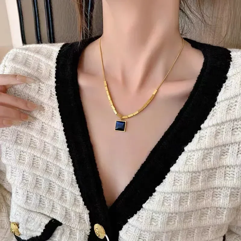 Collana con ciondolo in zircone blu quadrato in acciaio inossidabile per le donne nuova tendenza geometrica color oro catena clavicola gioielli regali per feste