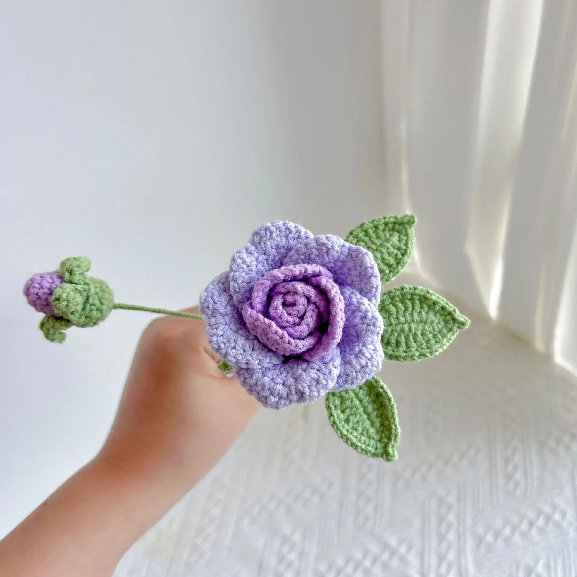 Neuer Rosen-Häkelstrauß, romantisch, gestrickt, Rosenblüten, handgewebte Blumensträuße, Hochzeit, Heimdekoration – Detail 8