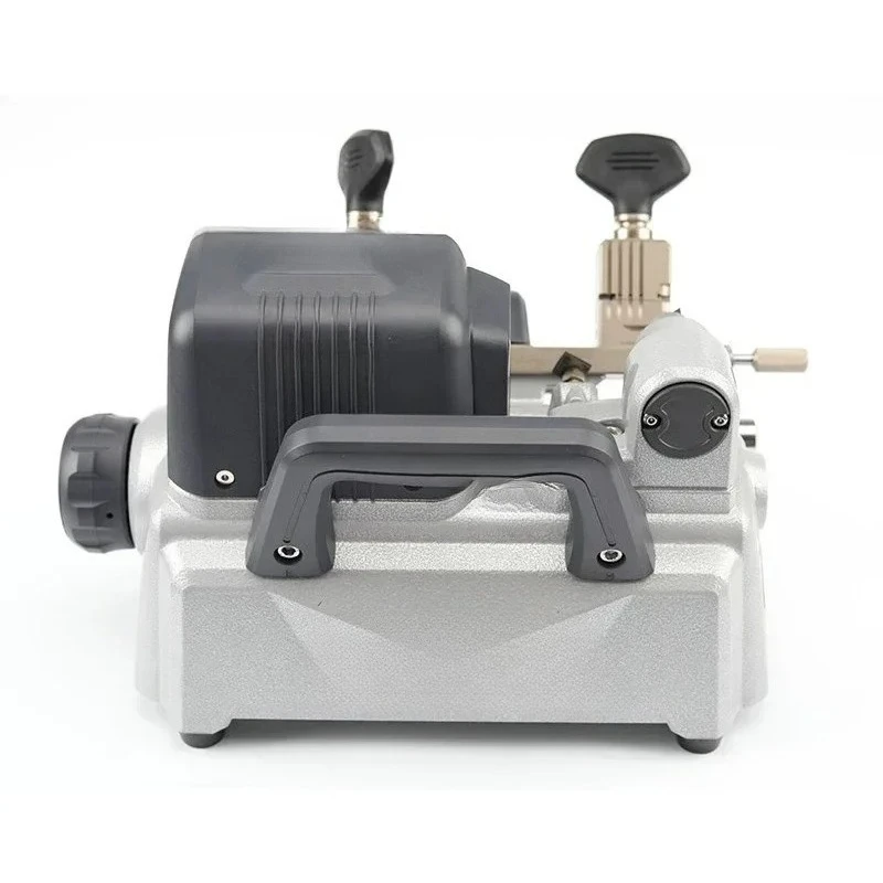 

XP-009C Горизонтальный ключевой станок с ключом Машина для обработки ключей с шестерней 24 В Без встроенной батареи 220 В