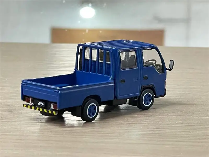 

DBGT 1:64 Isuzu ELF Light Truck Die-Cast Car Models Gifts