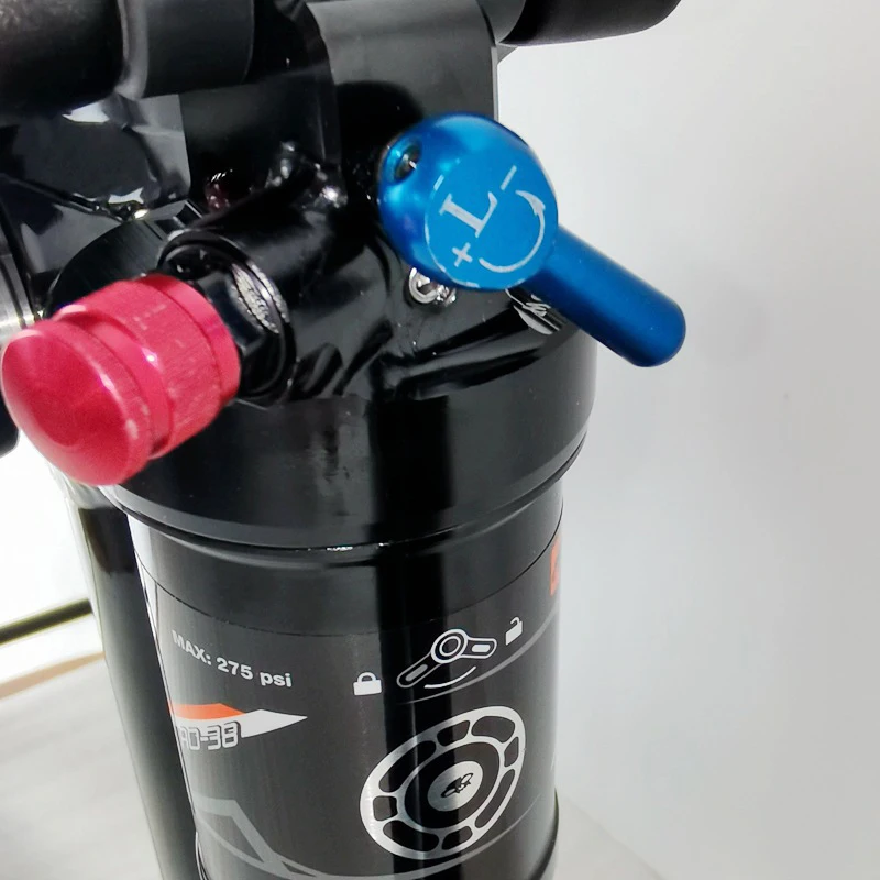 

Softtail Mountain Bike Frame 29“ / 27.5” 3.0" Tires Boost Hub Bores 148mm Bottom Bracket Downhill (DH) / Trail / All-Mountain