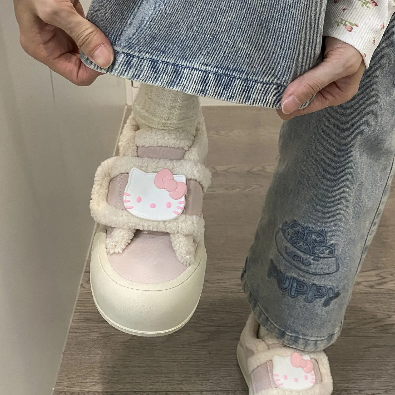 Hello Kitty Snow Boots Miniso Thick Bottom Leather Waterproof Brevis-ocrea Winter New Thickened Keep Warm Cotton-padded Shoes