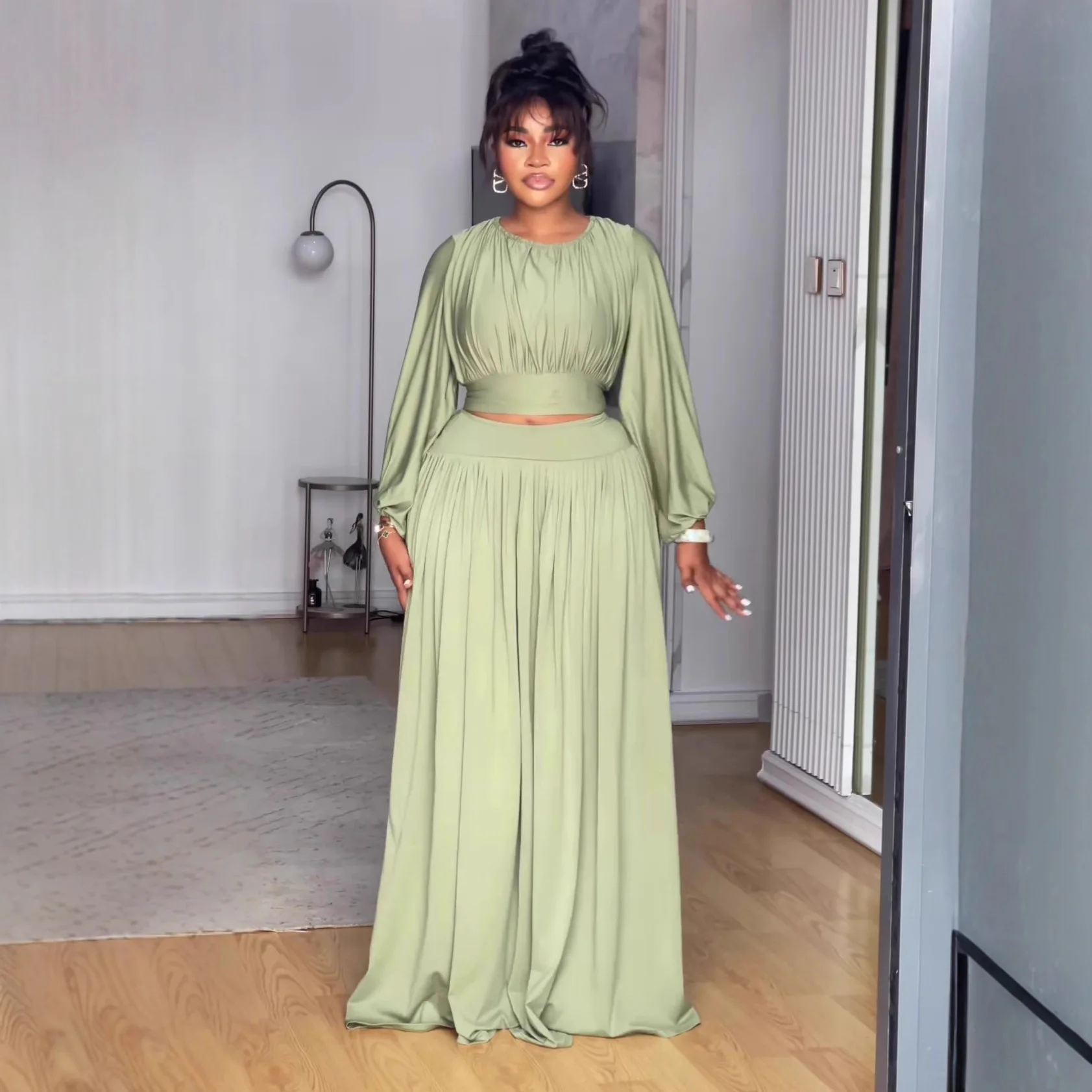 

2025 Autumn New Round Neck Long Sleeve Top Elastic Waist Flared Skirt Set