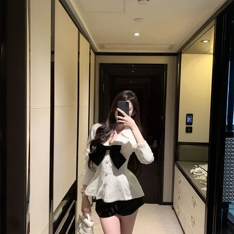 

French Style Fragrant Bowknot Knitted Sweater Women Autumn New V-neck Sweet Versatile Soft Slim Waist Female Cashmere Pullover