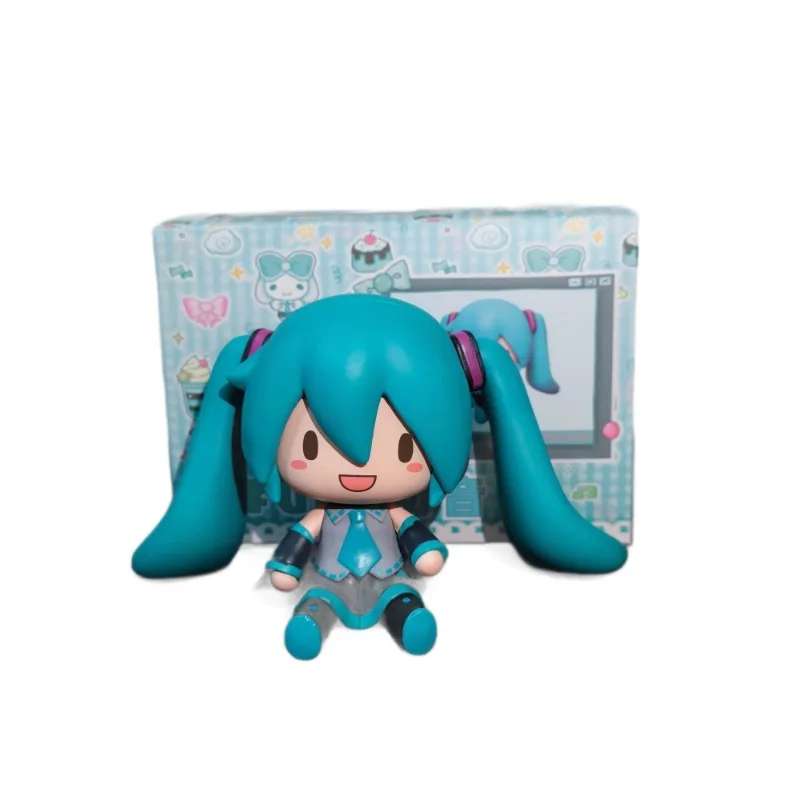 Hatsune Miku FuFu لطيف Q نسخة يجلس التعبير المزدوج سطح المكتب دمية حالة الديكور اليدوية لعبة الشكل لهواة الجمع
