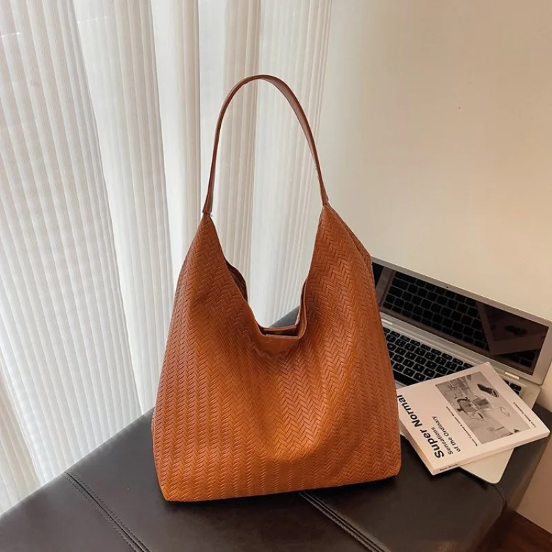 

Famous Designer Luxury Women's Leather Handbag Classic Elegant For Ladies Popular Shoulder Bag