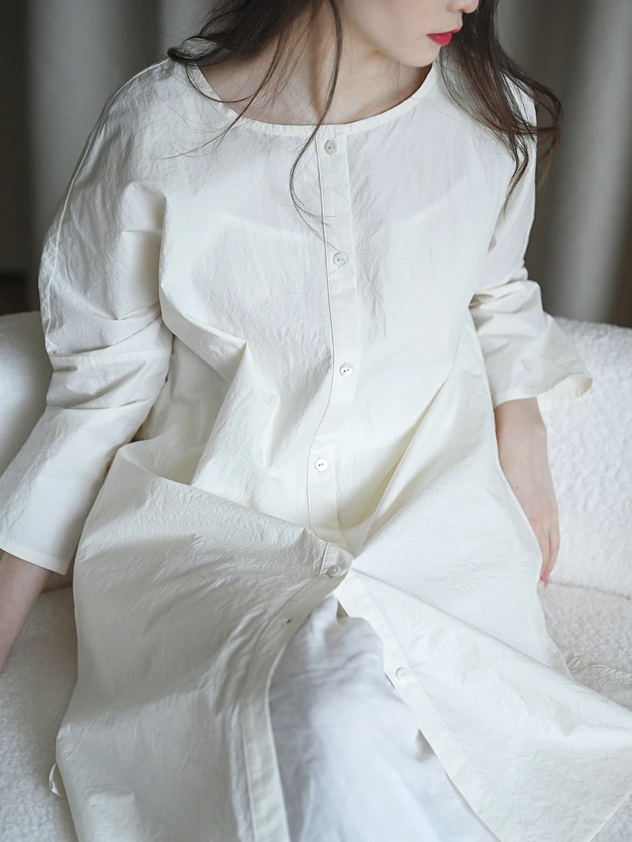 

Женская хлопковая рубашка с круглым вырезом, приталенного кроя, с длинным рукавом, средней длины, из стираного хлопка, с эффектом плотной бумаги высокой плотности