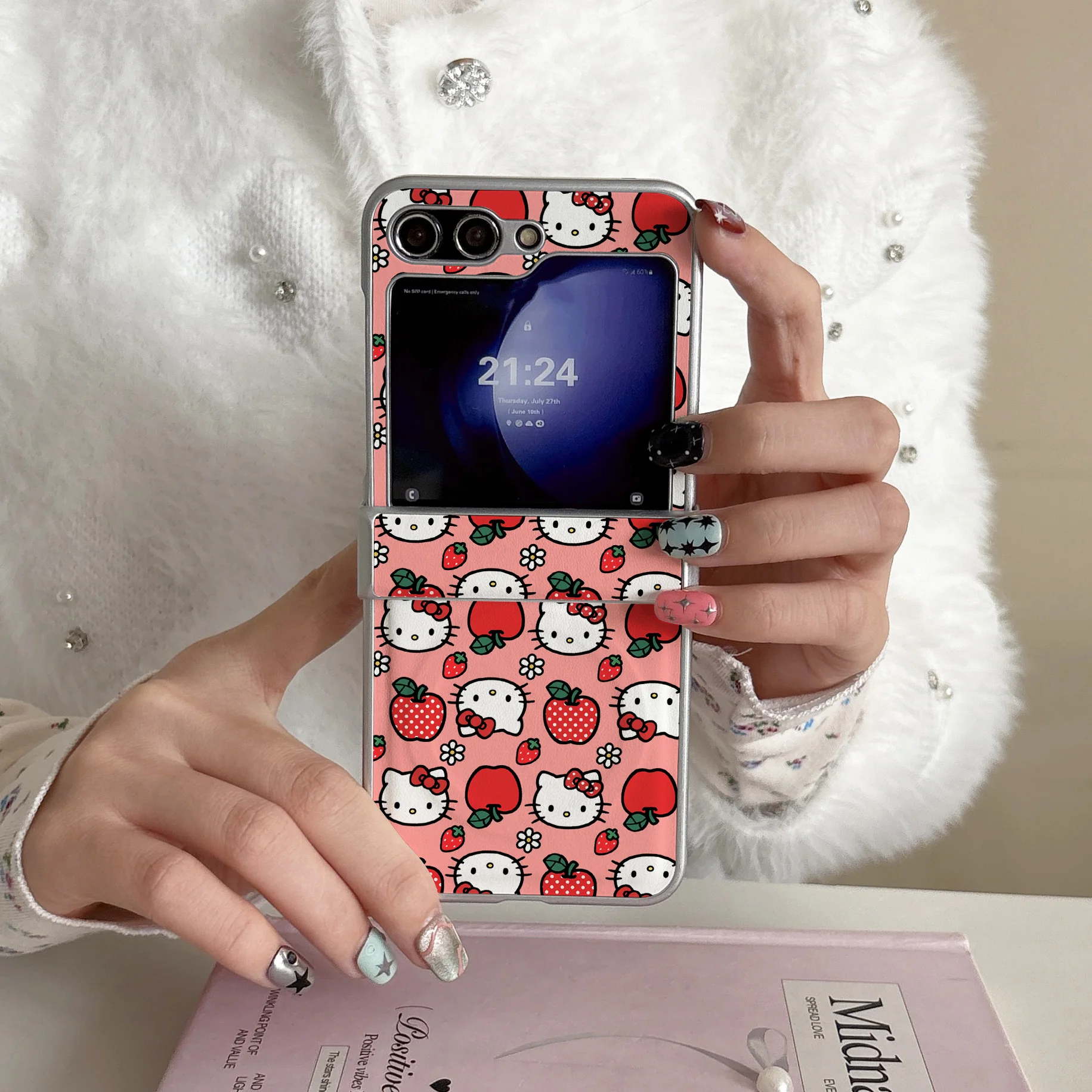 

New Hello Kitty Phone Case for Samsung Galaxy Z Flip 7 6 5 4 3 Cute Pink Apple Pattern Kawaii Foldable Cover Shockproof Protecti