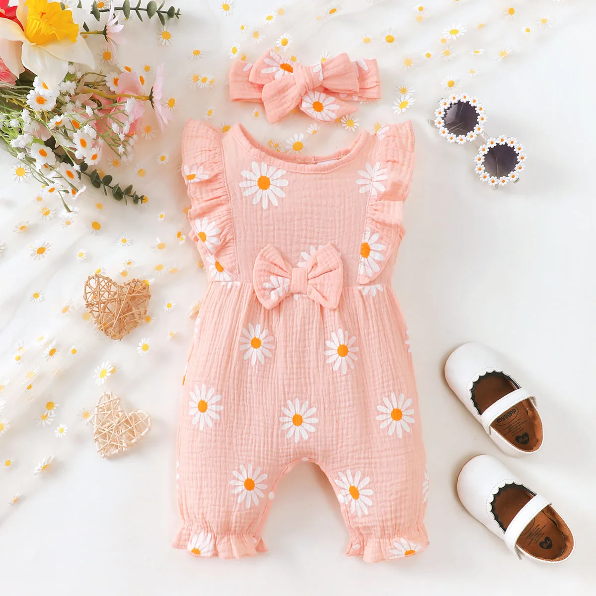 Newborn Baby Girl Jumpsuit Made of Pure Cotton Daisy Print and Ruffled Edges Jumpsuit for 0-18 Months Baby Girl Crawling Clothes